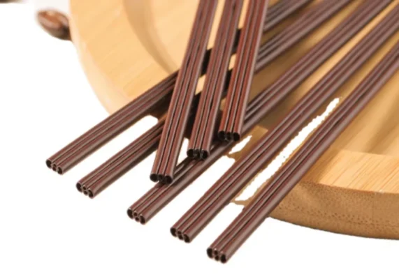 Tận dụng bã cà phê làm ống hút - tưởng vô lý nhưng mang lại hiệu quả bất ngờ