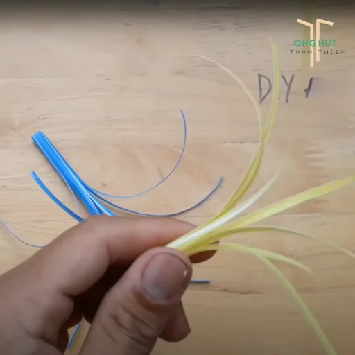 Cách làm lồng đèn bằng ống hút chơi Trung Thu cho bé