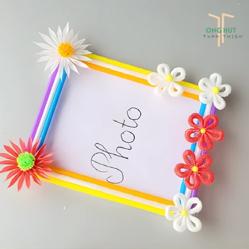 Cách làm khung ảnh bằng ống hút để trang trí đơn giản, đẹp