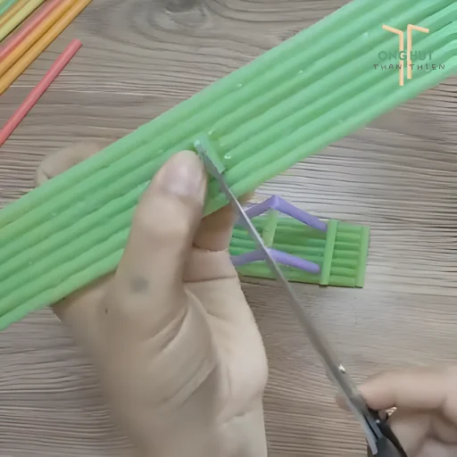 Hướng dẫn chi tiết cách làm cầu bập bênh bằng ống hút đơn giản, sáng tạo cho bé