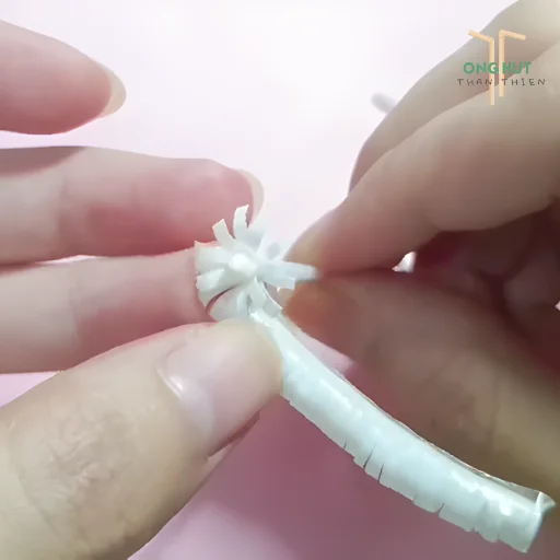 Tổng hợp 3 cách làm hoa cúc bằng ống hút đơn giản, siêu dễ, đẹp như thật