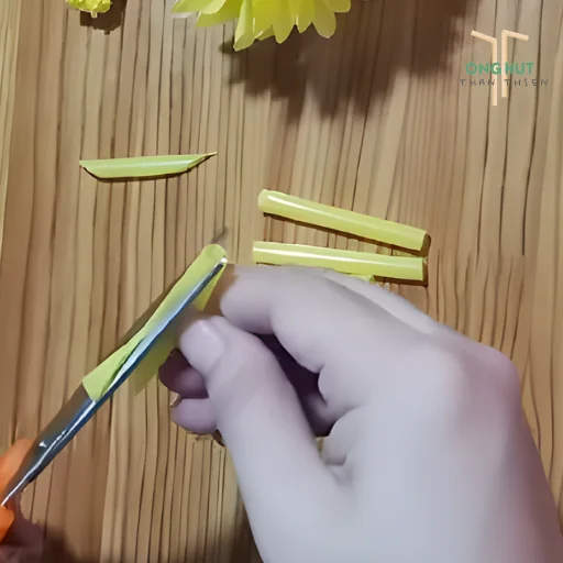 Tổng hợp 3 cách làm hoa cúc bằng ống hút đơn giản, siêu dễ, đẹp như thật
