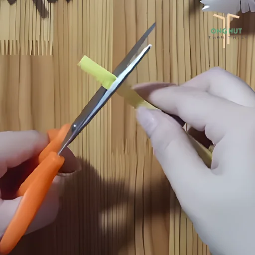 Tổng hợp 3 cách làm hoa cúc bằng ống hút đơn giản, siêu dễ, đẹp như thật