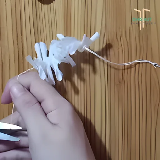 Tổng hợp 3 cách làm hoa cúc bằng ống hút đơn giản, siêu dễ, đẹp như thật