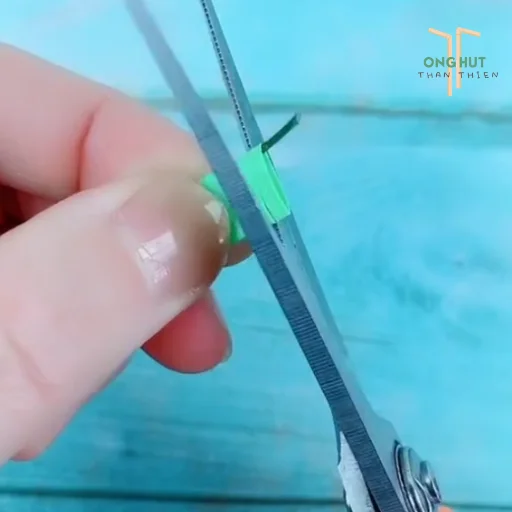 Cách làm hoa hướng dương bằng ống hút đơn giản trang trí bàn học cực xinh