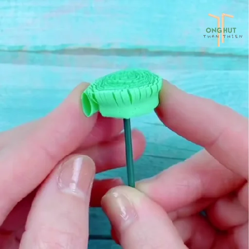 Cách làm hoa hướng dương bằng ống hút đơn giản trang trí bàn học cực xinh