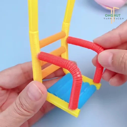 Cách làm xích đu bằng ống hút dễ thương, cực đơn giản tại nhà cho bé