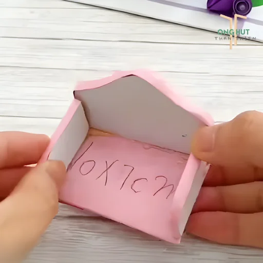 Cách làm xích đu bằng ống hút dễ thương, cực đơn giản tại nhà cho bé